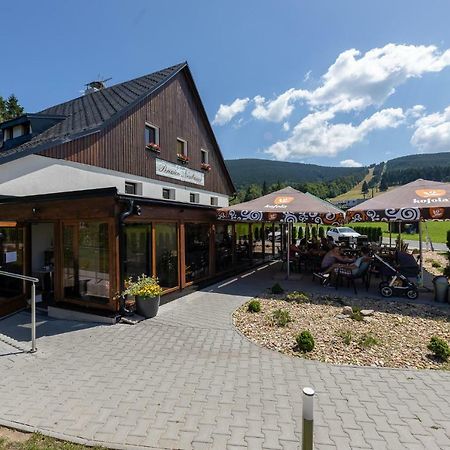 Penzion Neubauer Hotel Ostruzna Exterior photo